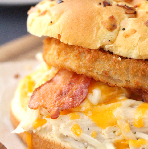 Crockpot Bacon Ranch Chicken Sandwiches - An easy family dinner everyone will LOVE - familyfreshmeals.com