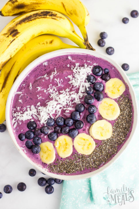 Blueberry Muffin Smoothie Bowl - Family Fresh Meals