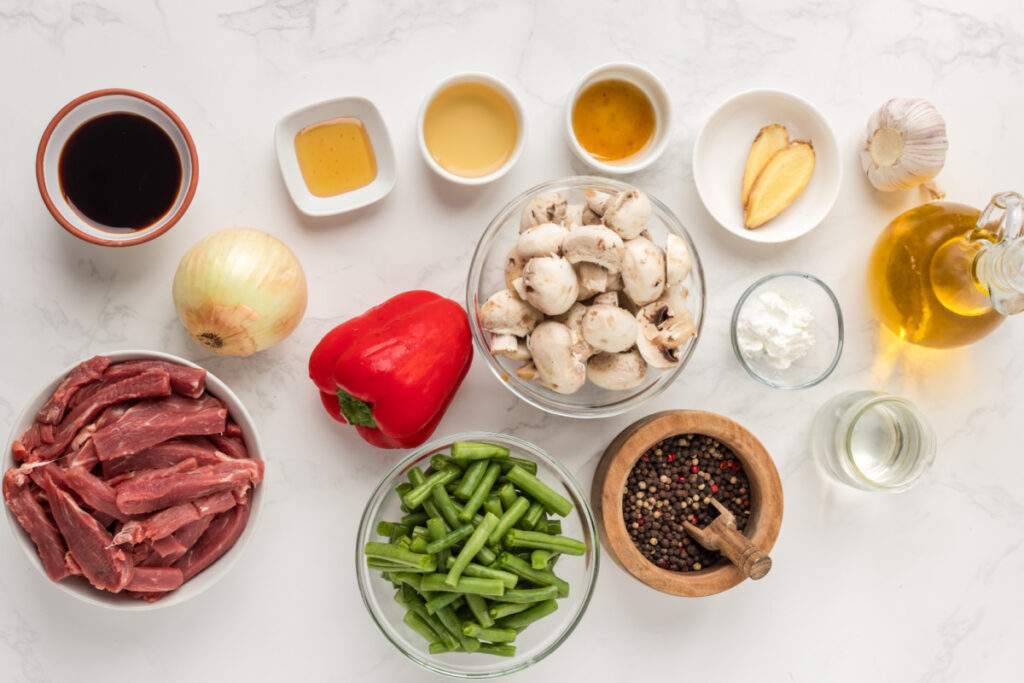 Ingredients for copycat panda express black pepper chicken:  soy sauce, garlic minced, ginger, sesame oil, cornstarch,  rice vinegar,
honey,  black pepper

Beef 
vegetable oil,
onion, red bell pepper,
green beans, mushroom, sirloin beef