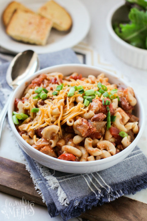 Crockpot Cowboy Chicken Chili Mac Recipe - Family Fresh Meals