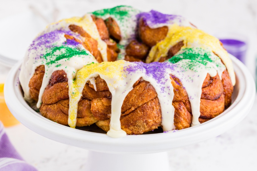 easy king cake on a cake platter