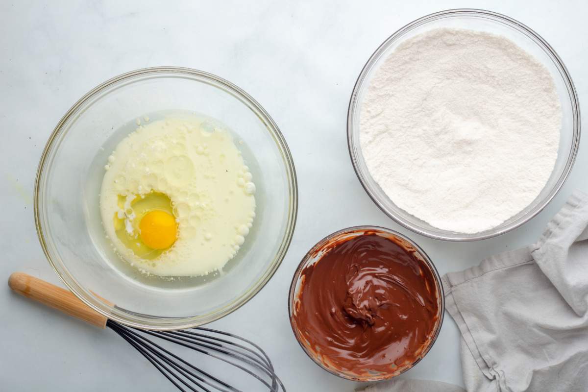 3 milking bowls with cupcake ingredients