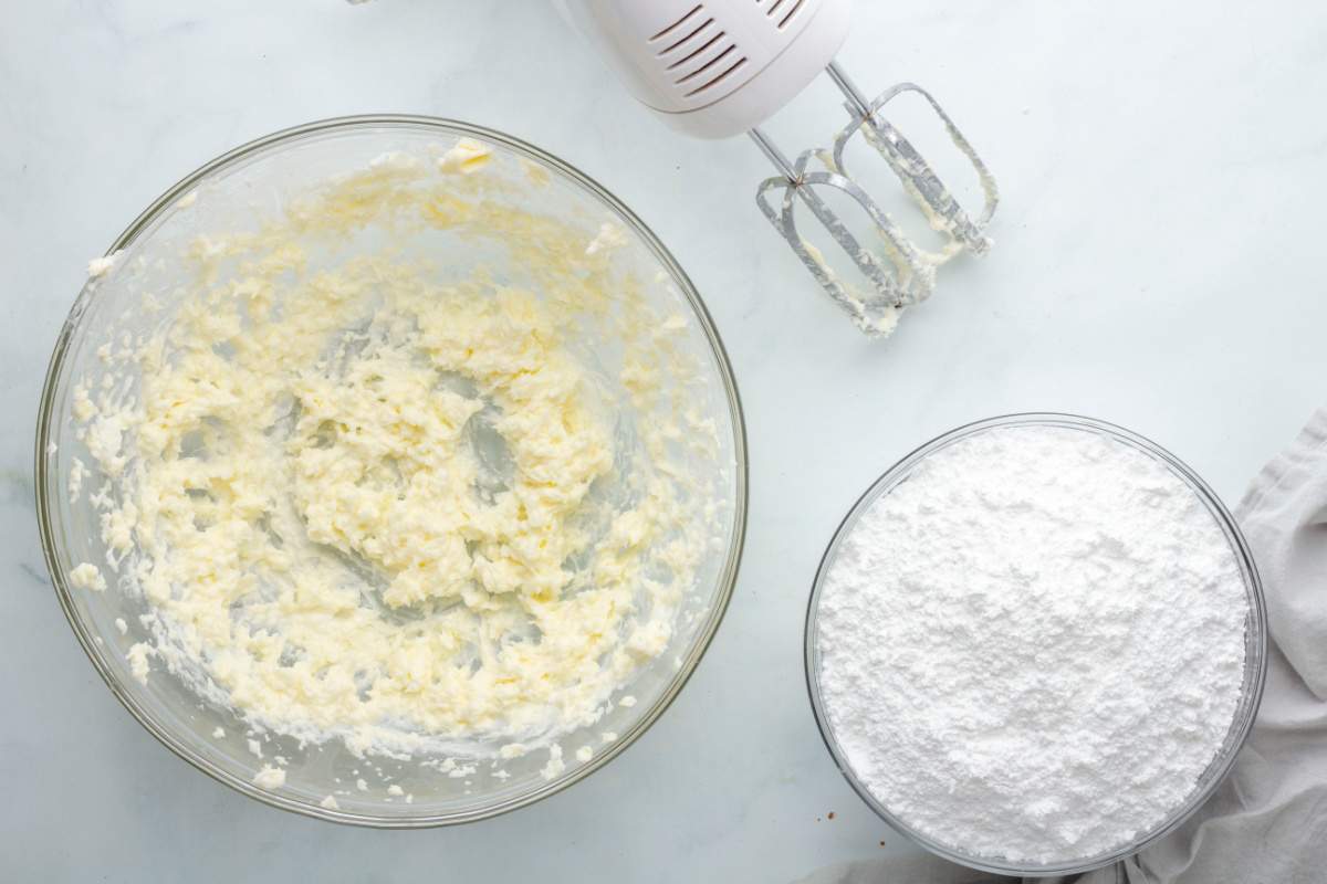 butter and shortening mixed in a bowl