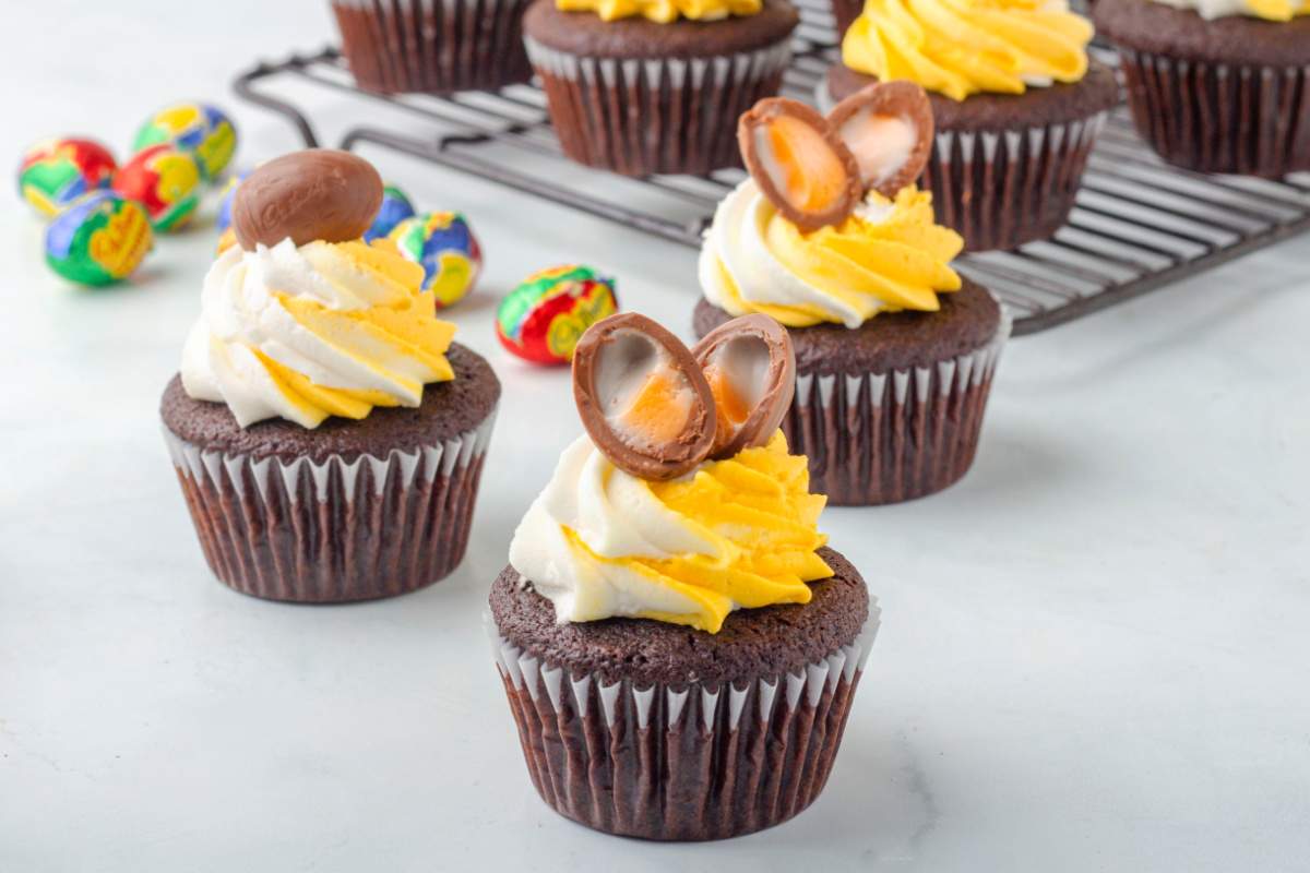 Cadbury Egg cupcakes