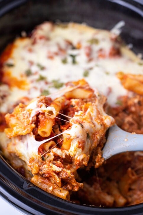 Slow Cooker Baked Ziti in a slow cooker